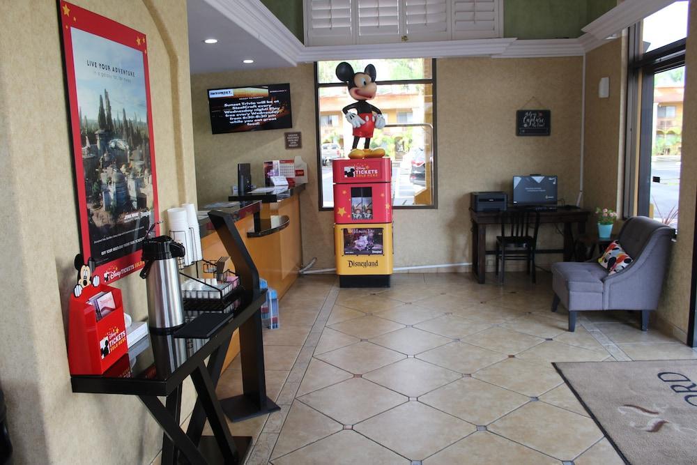 Stanford Inn & Suites Anaheim Kültér fotó
