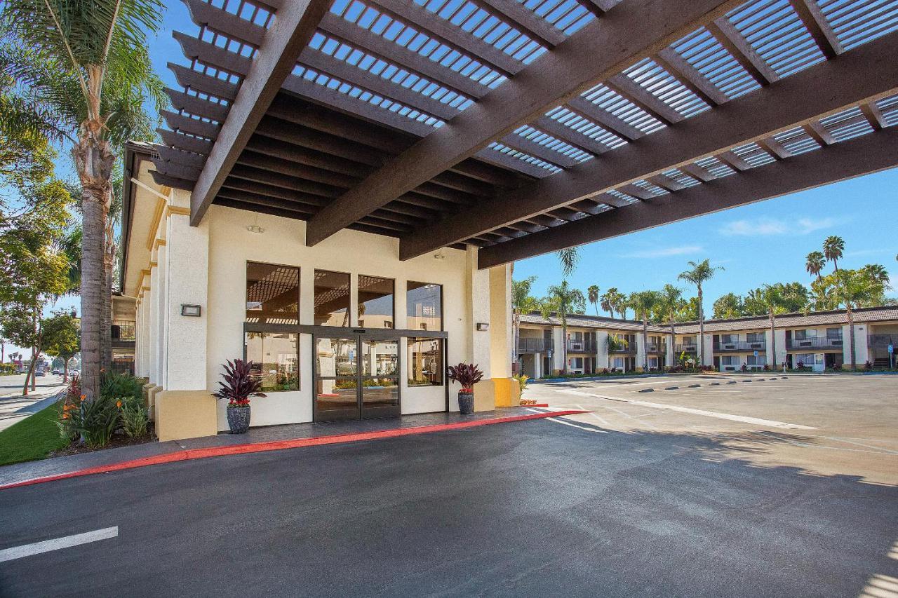 Stanford Inn & Suites Anaheim Kültér fotó