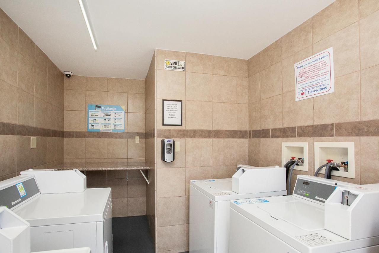 Stanford Inn & Suites Anaheim Kültér fotó