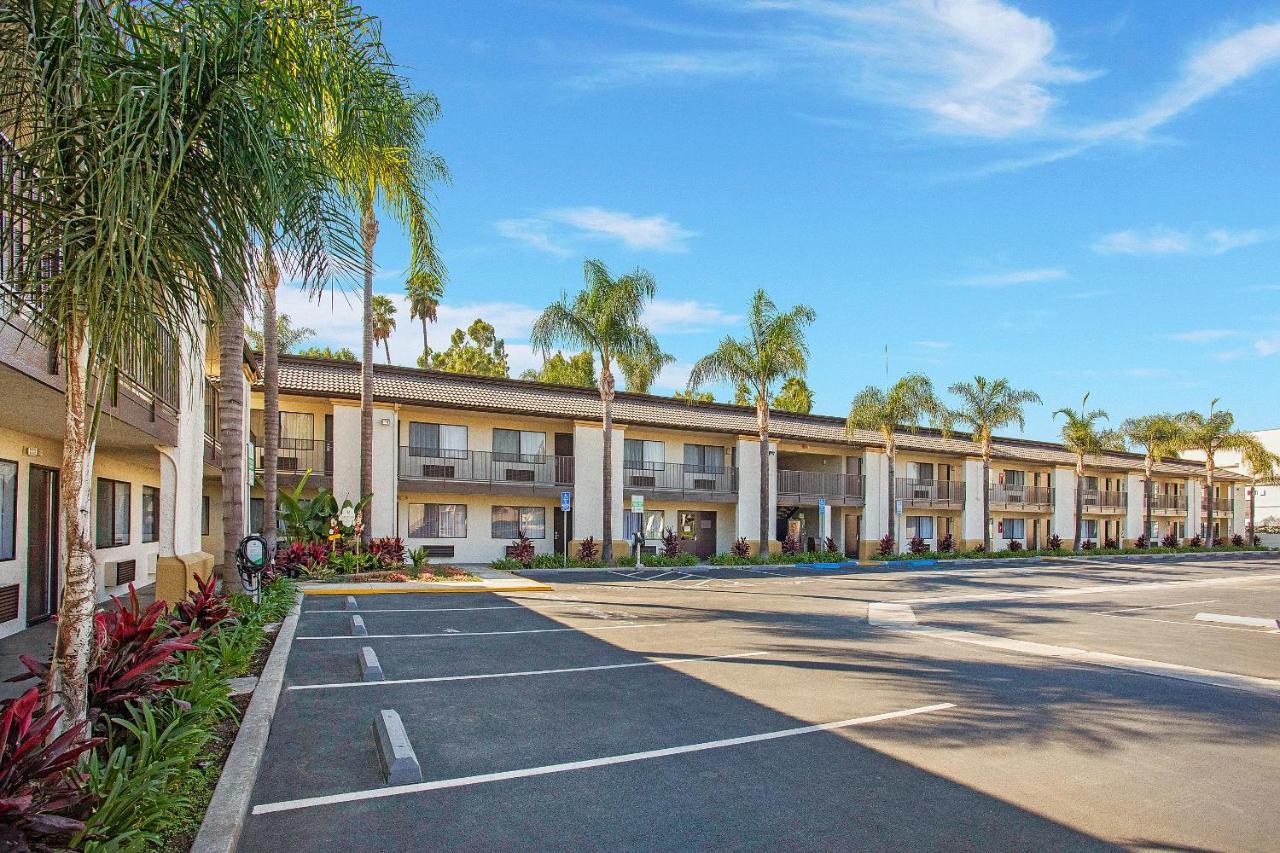 Stanford Inn & Suites Anaheim Kültér fotó