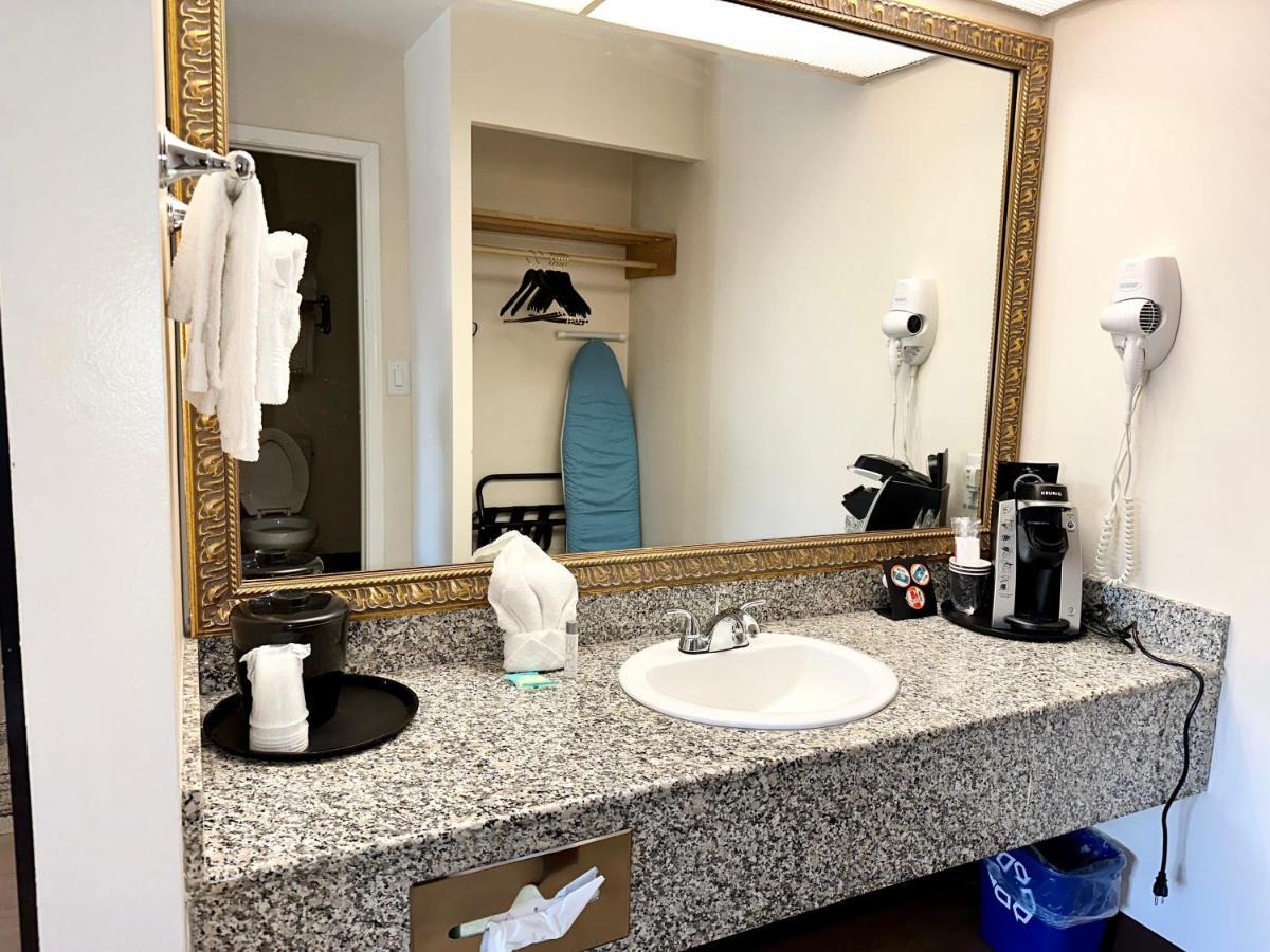 Stanford Inn & Suites Anaheim Kültér fotó