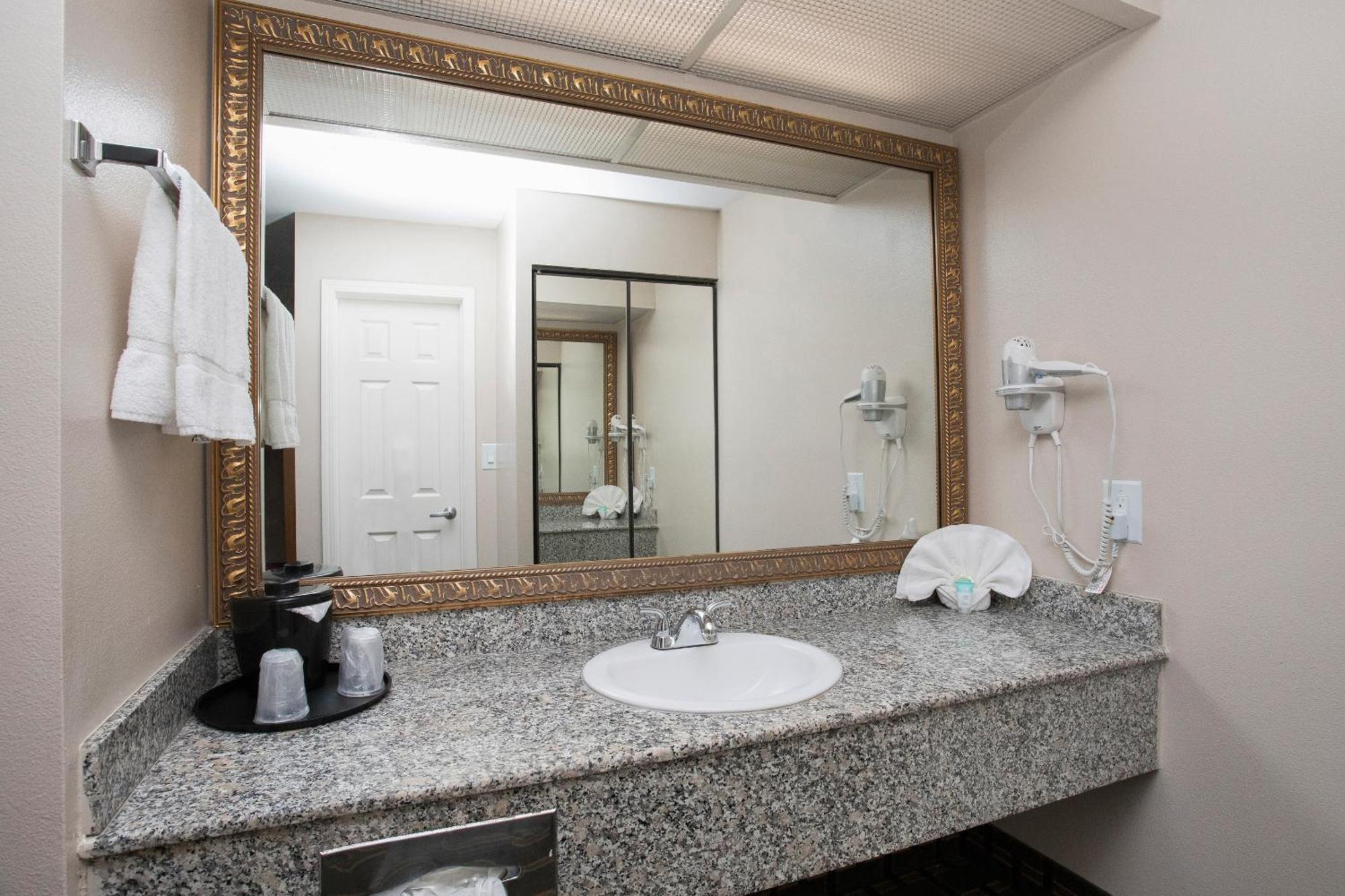 Stanford Inn & Suites Anaheim Kültér fotó