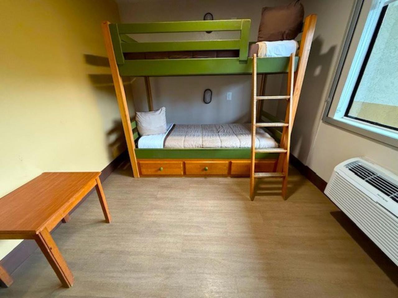 Stanford Inn & Suites Anaheim Kültér fotó