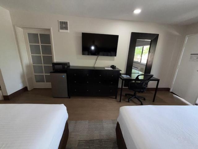 Stanford Inn & Suites Anaheim Kültér fotó