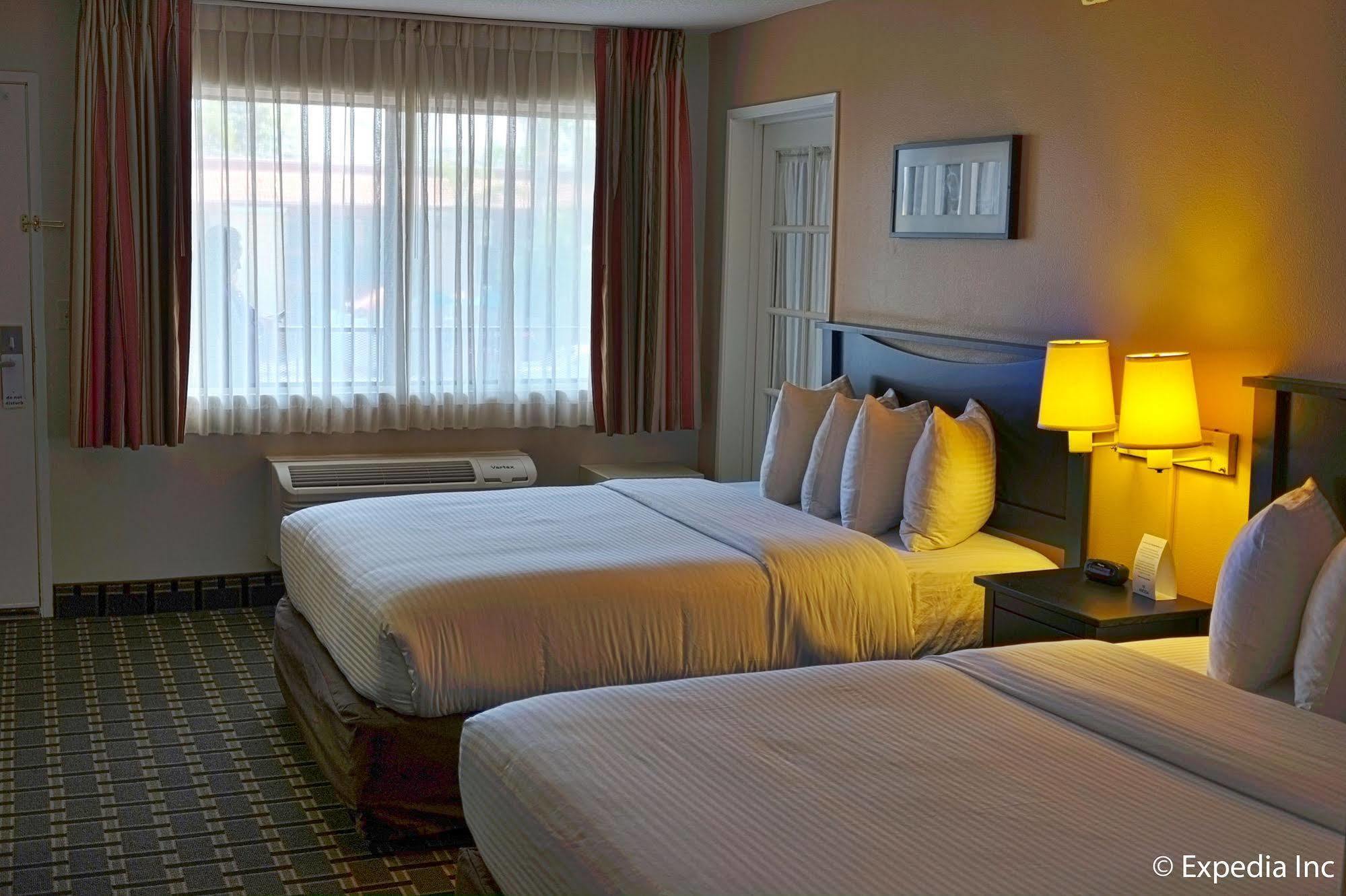 Stanford Inn & Suites Anaheim Kültér fotó