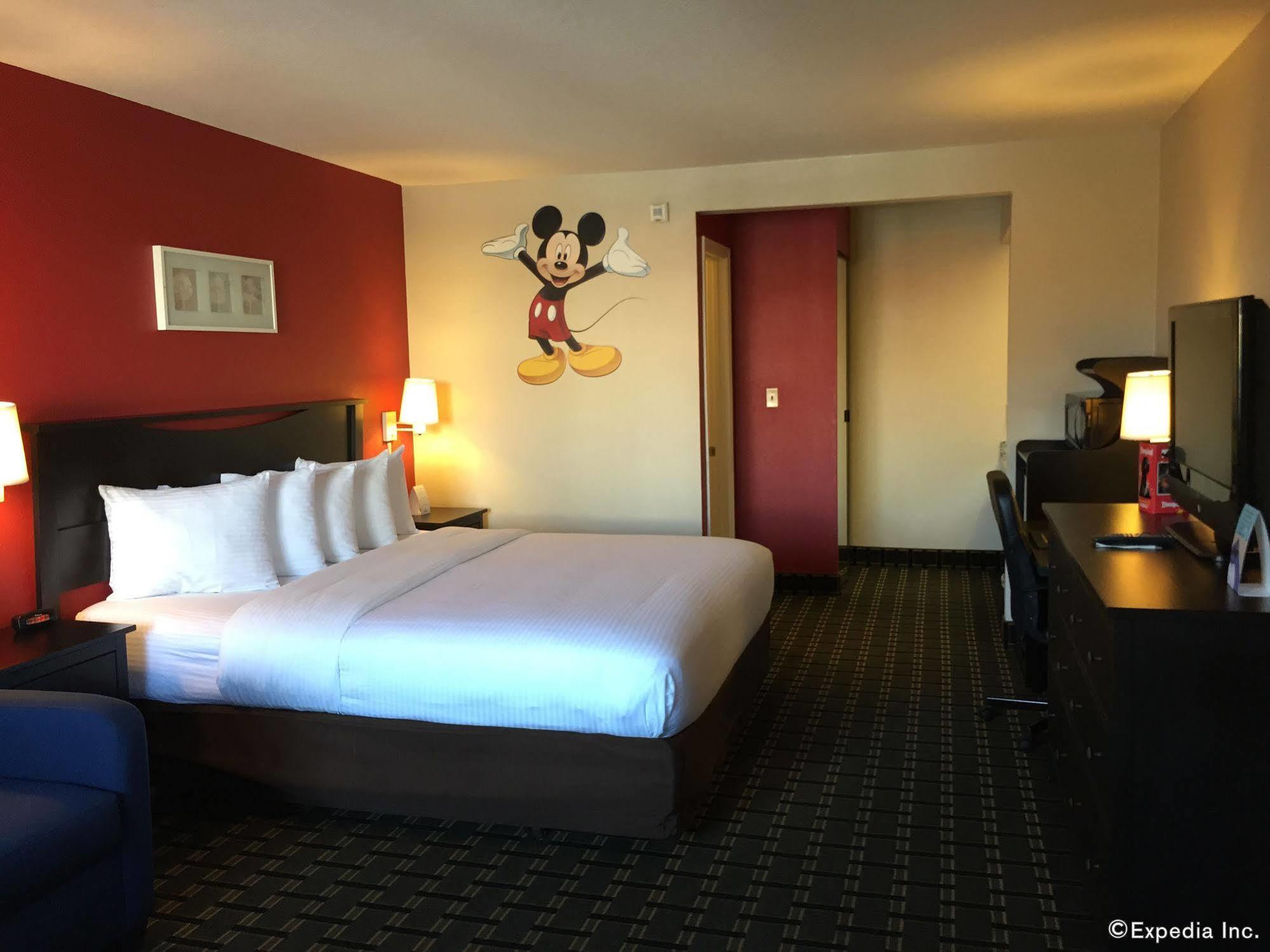 Stanford Inn & Suites Anaheim Kültér fotó