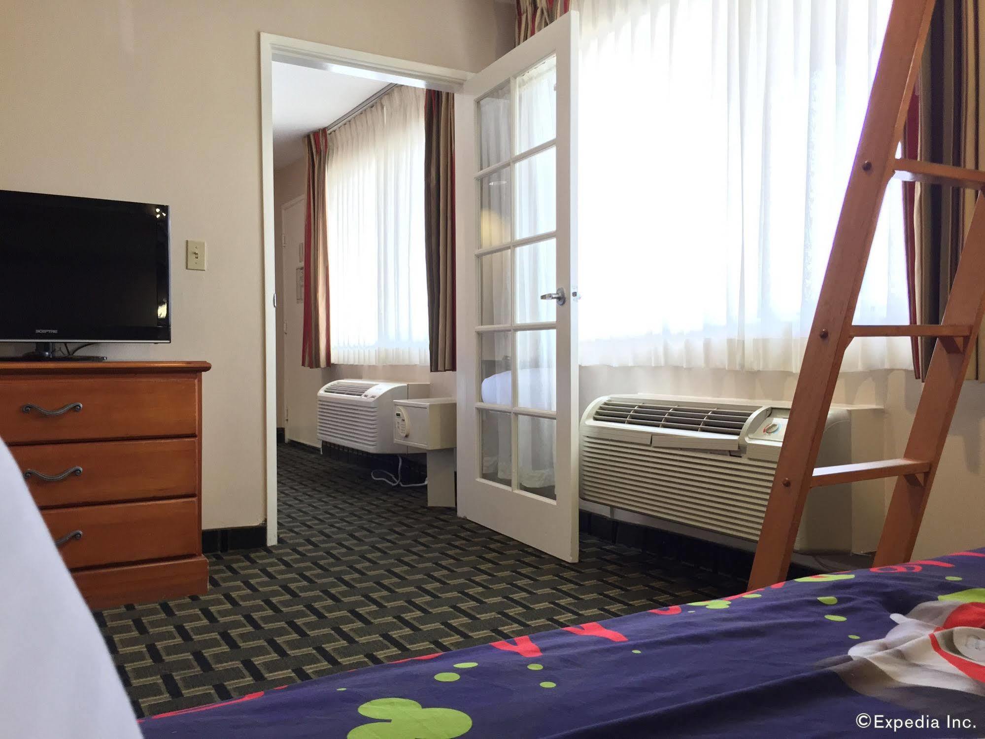 Stanford Inn & Suites Anaheim Kültér fotó