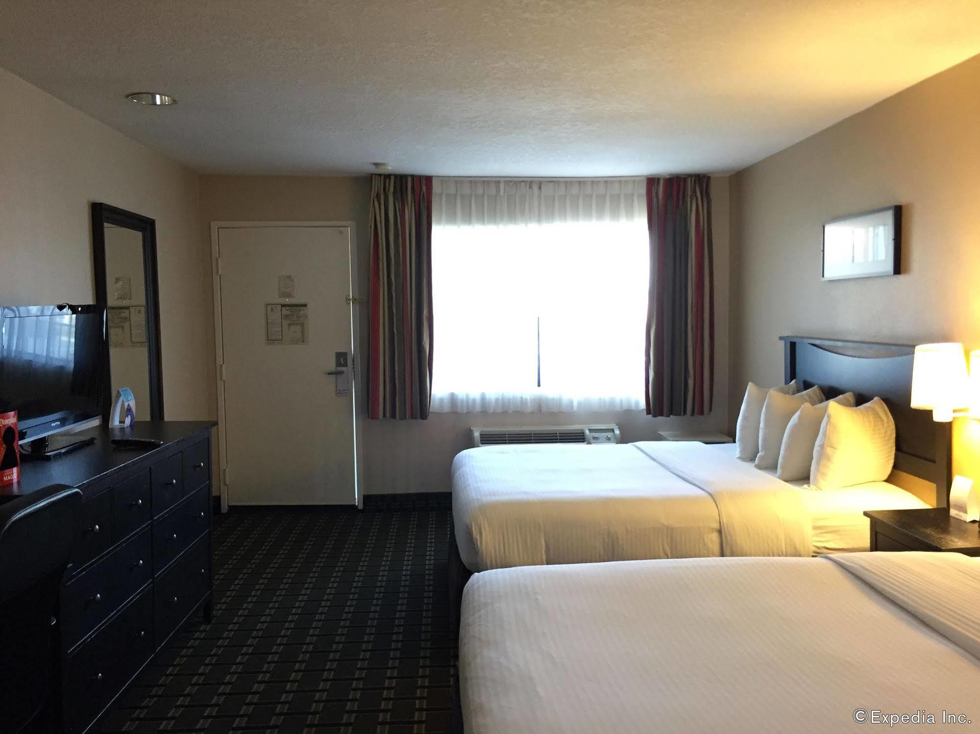 Stanford Inn & Suites Anaheim Kültér fotó