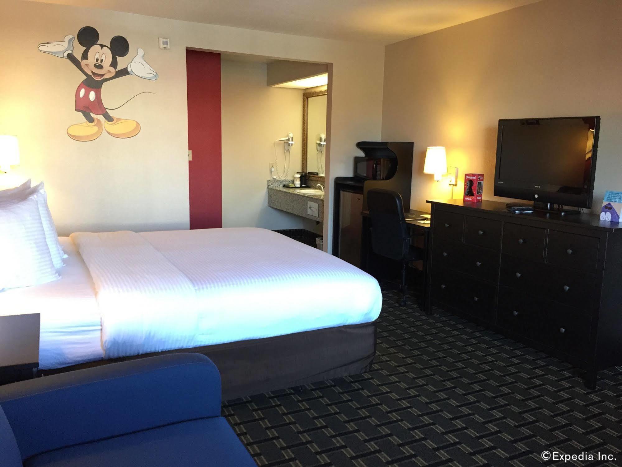 Stanford Inn & Suites Anaheim Kültér fotó