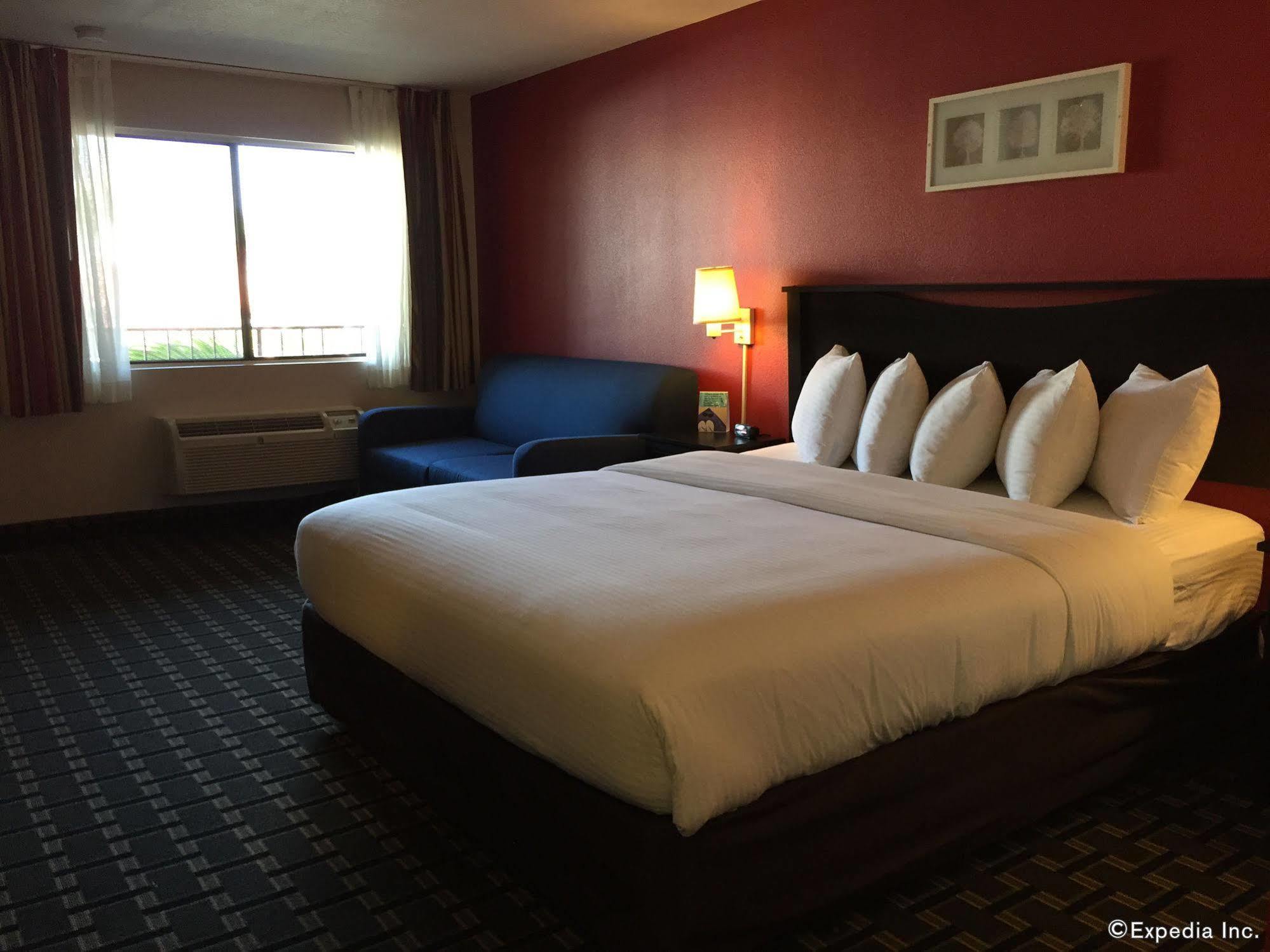 Stanford Inn & Suites Anaheim Kültér fotó